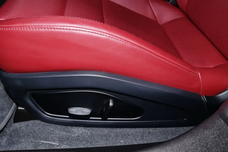 Porsche Taycan din 2023 cu 38.215 km - oferta POR200604 - foto 20