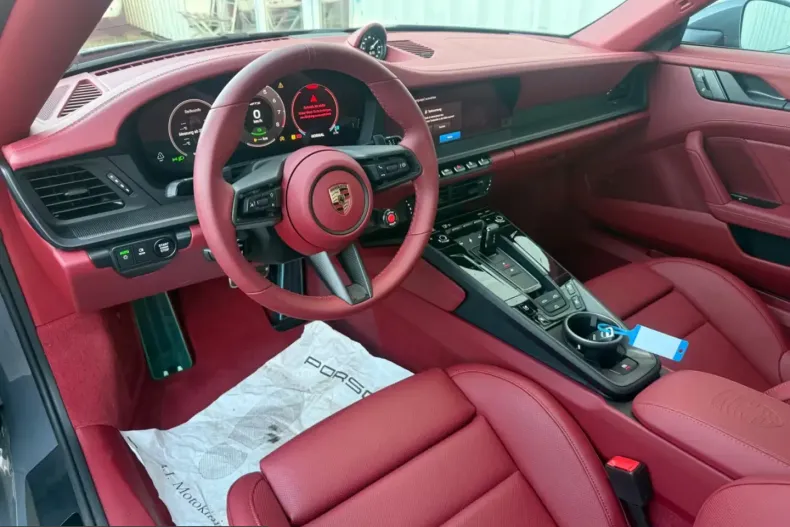 Porsche 911 din 2025 cu 4.500 km - oferta POR200608 - foto 6