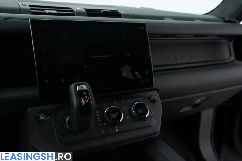 Land Rover Defender din 2026 cu 2.900 km - oferta LAN200610 - foto 4