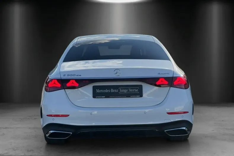 Mercedes-Benz E 300 (Clasa E) din 2024 cu 11.002 km - oferta MER200616 - foto 4