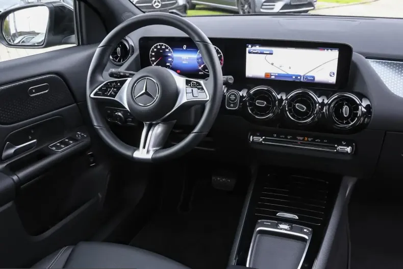 Mercedes-Benz GLA 200 (Clasa GLA) din 2024 cu 26.968 km - oferta MER200620 - foto 6