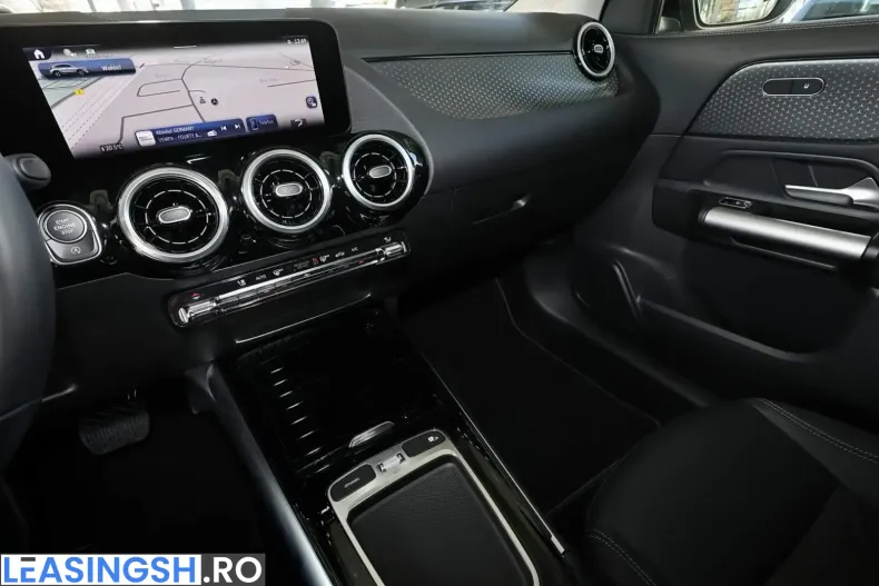 Mercedes-Benz GLA 180 (Clasa GLA) din 2024 cu 4.050 km - oferta MER200622 - foto 7