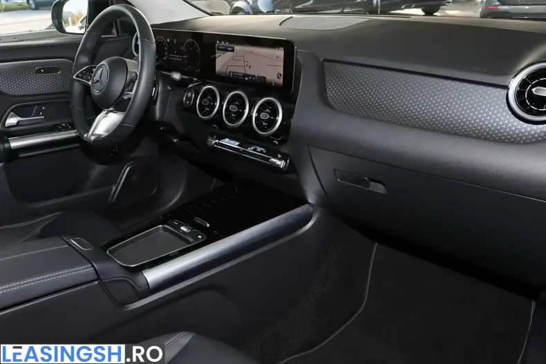 Mercedes-Benz GLA 180 (Clasa GLA) din 2024 cu 4.050 km - oferta MER200622 - foto 9