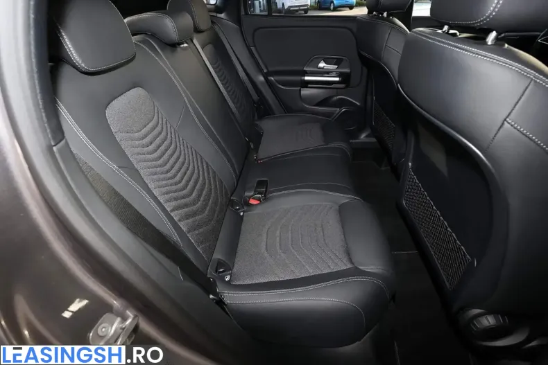 Mercedes-Benz GLA 180 (Clasa GLA) din 2024 cu 4.050 km - oferta MER200622 - foto 11