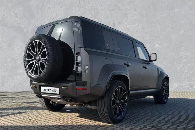 Land Rover Defender din 2025 cu 8.900 km - oferta LAN200623 - foto 2