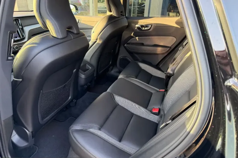 Volvo XC60 din 2023 cu 19.900 km - oferta VOL200624 - foto 13