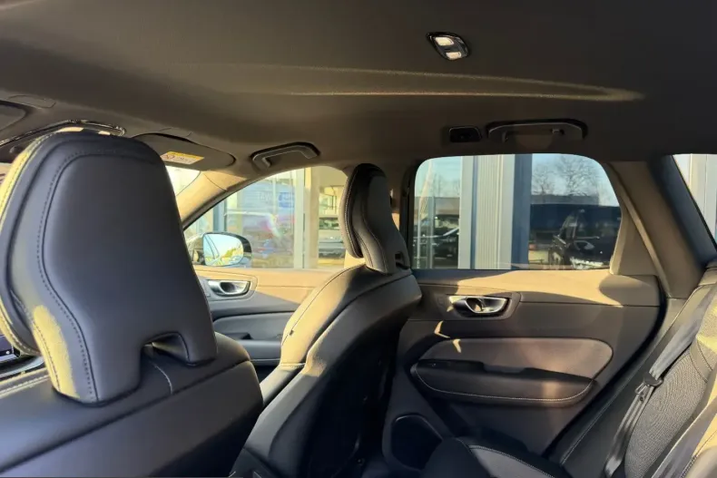 Volvo XC60 din 2023 cu 19.900 km - oferta VOL200624 - foto 14