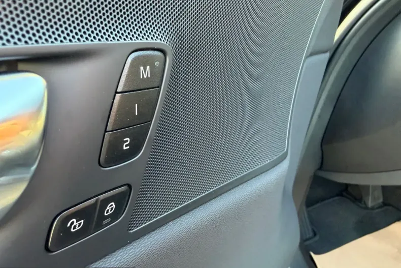 Volvo XC60 din 2023 cu 19.900 km - oferta VOL200624 - foto 15