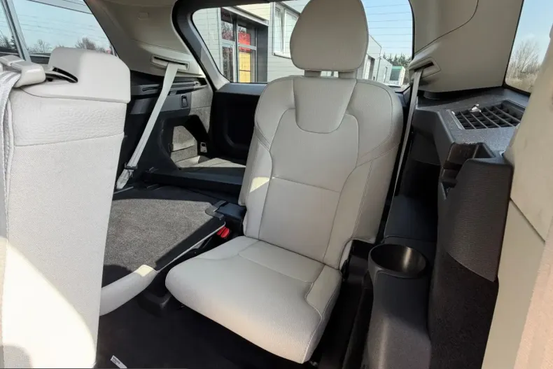 Volvo XC90 din 2023 cu 56.450 km - oferta VOL200629 - foto 19