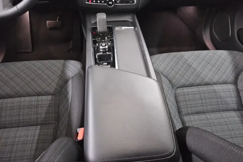 Volvo XC60 din 2022 cu 95.687 km - oferta VOL200667 - foto 5