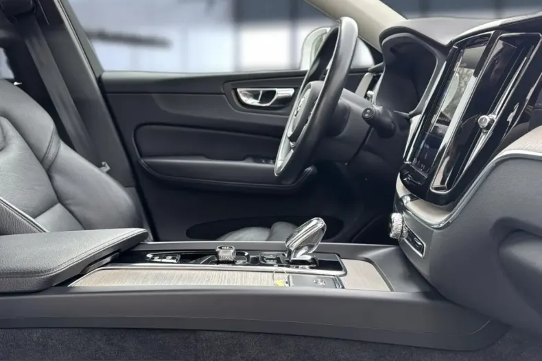 Volvo XC60 din 2021 cu 80.000 km - oferta VOL200700 - foto 19