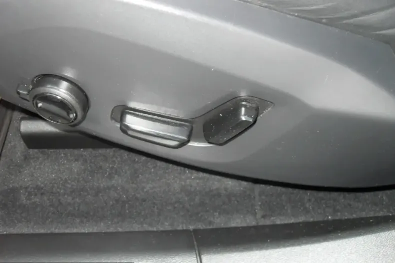 Volvo XC60 din 2021 cu 76.635 km - oferta VOL200709 - foto 12