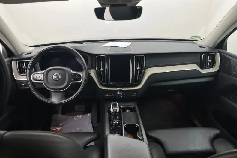 Volvo XC60 din 2022 cu 81.304 km - oferta VOL200720 - foto 4