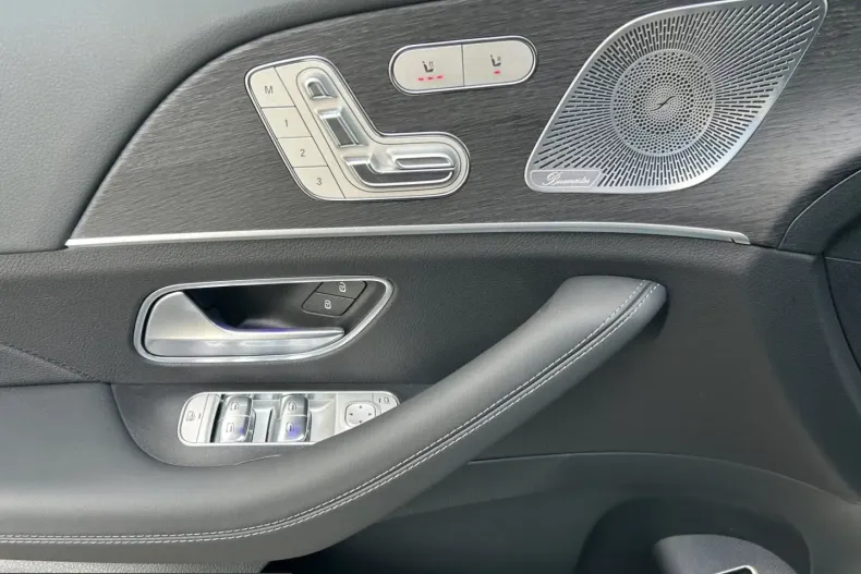 Mercedes-Benz GLE 300 (Clasa GLE) din 2025 cu 16.000 km - oferta MER200796 - foto 13