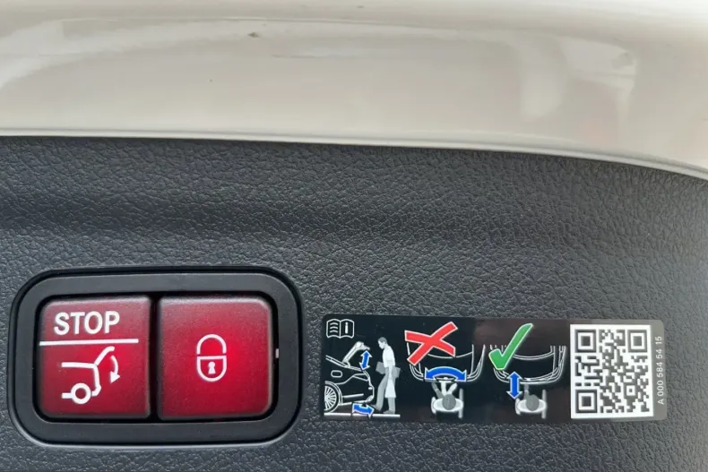 Mercedes-Benz GLE 300 (Clasa GLE) din 2025 cu 16.000 km - oferta MER200796 - foto 16