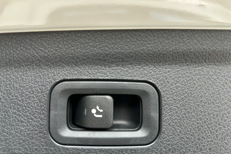 Mercedes-Benz GLE 300 (Clasa GLE) din 2025 cu 16.000 km - oferta MER200796 - foto 17