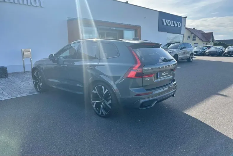 Volvo XC60 din 2025 cu 3.918 km - oferta VOL200869 - foto 6