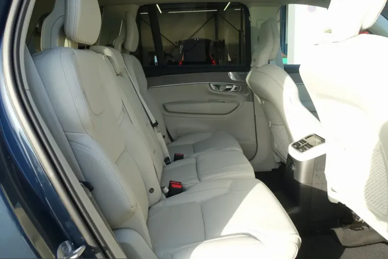 Volvo XC90 din 2025 cu 11.863 km - oferta VOL200870 - foto 11