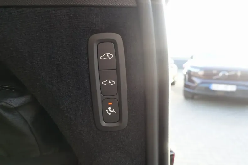 Volvo XC90 din 2025 cu 11.863 km - oferta VOL200870 - foto 24