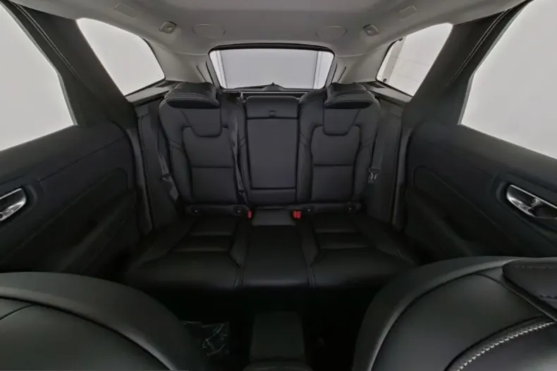 Volvo XC60 din 2025 cu 14.990 km - oferta VOL200872 - foto 7