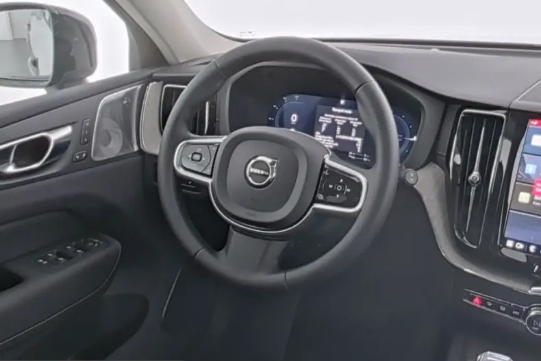 Volvo XC60 din 2025 cu 14.990 km - oferta VOL200872 - foto 14