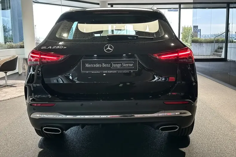 Mercedes-Benz GLA 250 (Clasa GLA) din 2022 cu 46.950 km - oferta MER200894 - foto 4