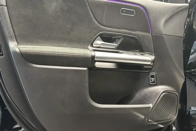 Mercedes-Benz GLA 250 (Clasa GLA) din 2022 cu 46.950 km - oferta MER200894 - foto 11