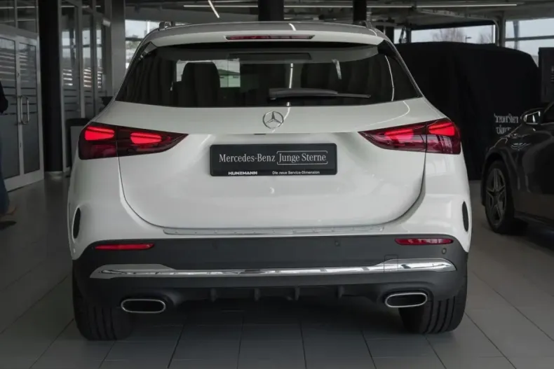 Mercedes-Benz GLA 250 (Clasa GLA) din 2024 cu 4.500 km - oferta MER200904 - foto 3