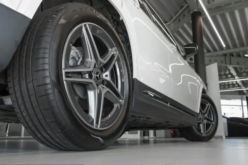 Mercedes-Benz GLA 250 (Clasa GLA) din 2024 cu 4.500 km - oferta MER200904 - foto 4