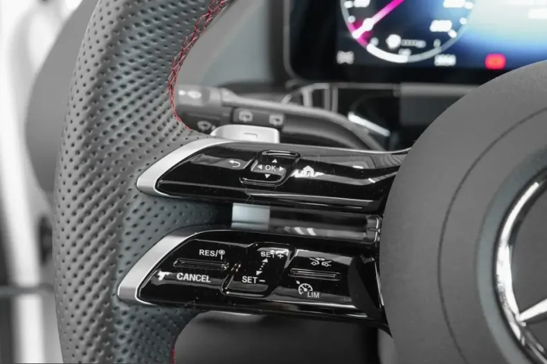 Mercedes-Benz GLA 250 (Clasa GLA) din 2024 cu 4.500 km - oferta MER200904 - foto 16