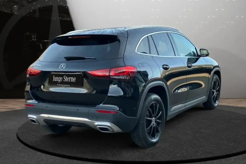 Mercedes-Benz GLA 250 (Clasa GLA) din 2022 cu 49.371 km - oferta MER200909 - foto 4