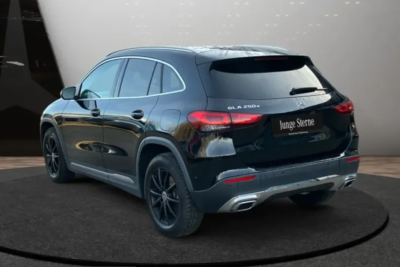 Mercedes-Benz GLA 250 (Clasa GLA) din 2022 cu 49.371 km - oferta MER200909 - foto 7