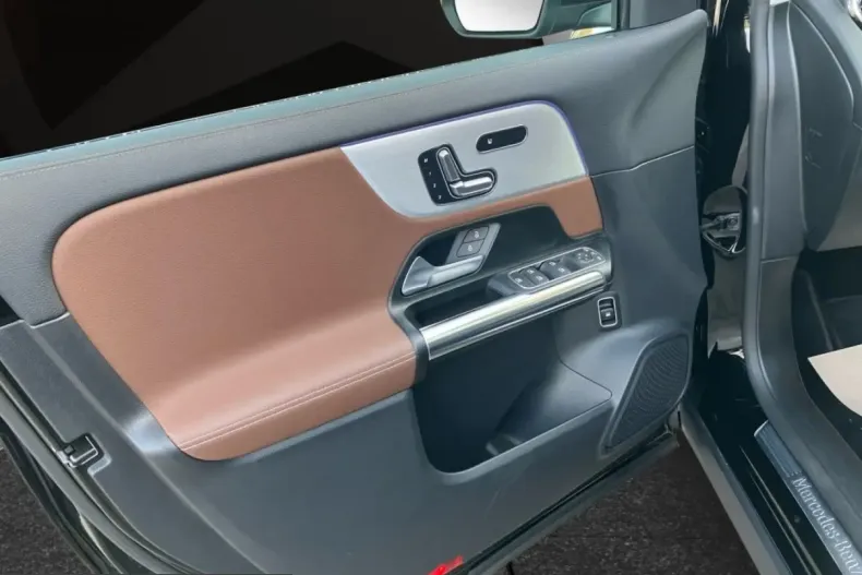 Mercedes-Benz GLA 250 (Clasa GLA) din 2022 cu 49.371 km - oferta MER200909 - foto 10