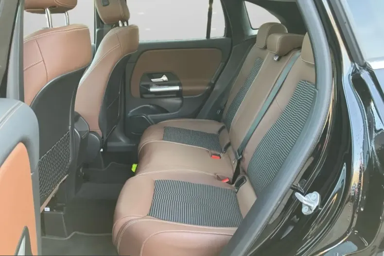 Mercedes-Benz GLA 250 (Clasa GLA) din 2022 cu 49.371 km - oferta MER200909 - foto 15