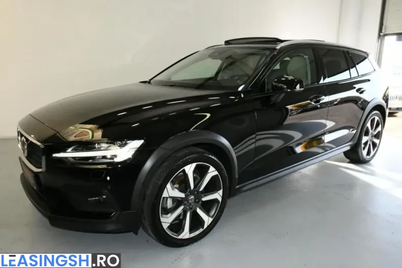 Volvo V60 Cross Country din 2023 cu 33.600 km - oferta VOL200911 - foto 1