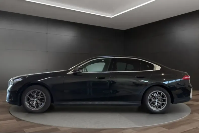 BMW 520 (Seria 5) din 2024 cu 37.779 km - oferta BMW200919 - foto 3