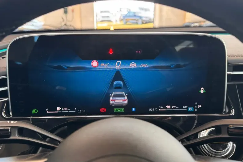 Mercedes-Benz E 400 (Clasa E) din 2023 cu 39.890 km - oferta MER200928 - foto 14