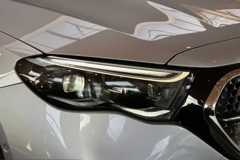 Mercedes-Benz E 400 (Clasa E) din 2023 cu 39.890 km - oferta MER200928 - foto 18