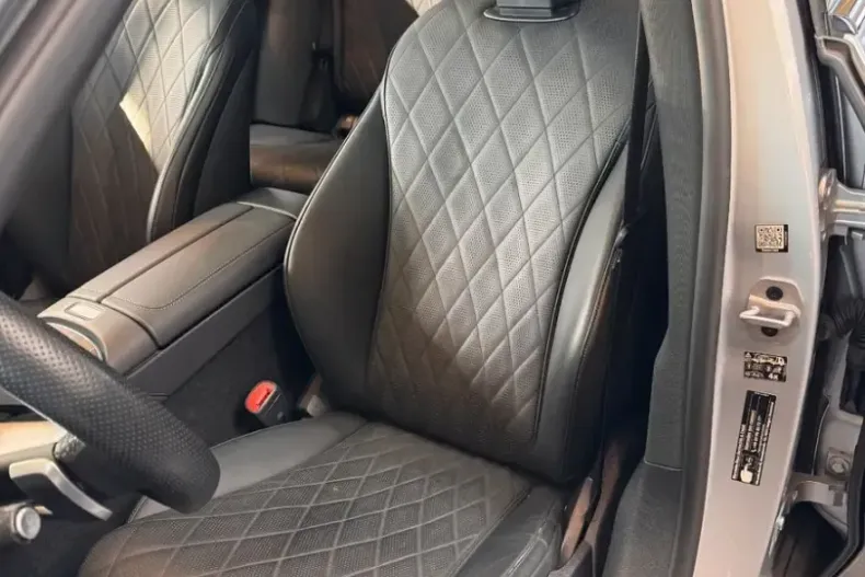 Mercedes-Benz E 400 (Clasa E) din 2023 cu 39.890 km - oferta MER200928 - foto 26