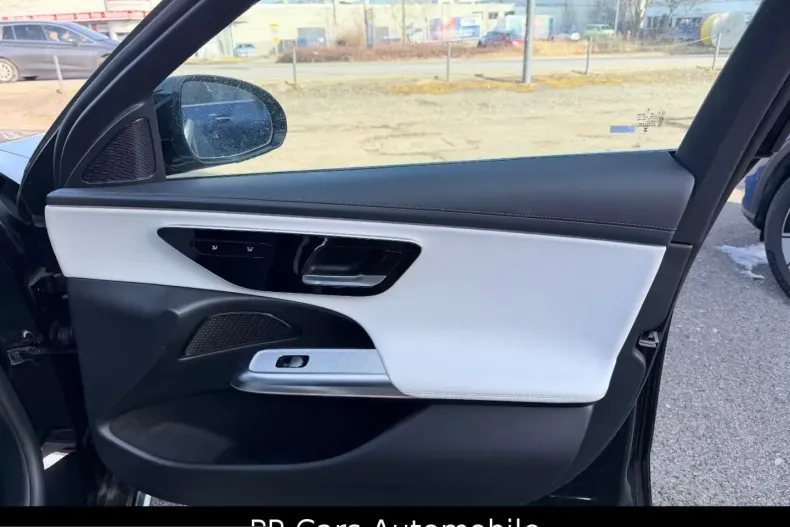 Mercedes-Benz E 300 (Clasa E) din 2023 cu 7.518 km - oferta MER200945 - foto 10