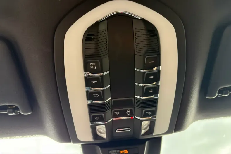 Porsche Macan din 2024 cu 78.668 km - oferta POR200948 - foto 24