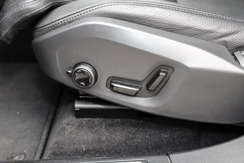 Volvo XC60 din 2023 cu 14.415 km - oferta VOL200957 - foto 9