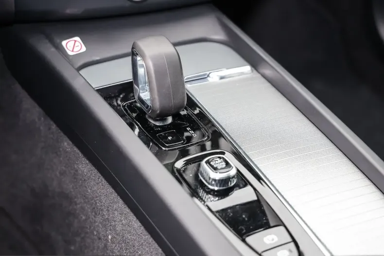 Volvo XC60 din 2023 cu 14.415 km - oferta VOL200957 - foto 10