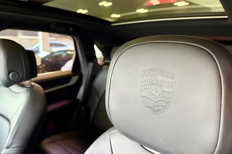 Porsche Cayenne din 2023 cu 9.971 km - oferta POR200962 - foto 6