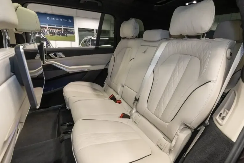 BMW X7 (Seria X) din 2022 cu 40.259 km - oferta BMW200977 - foto 11