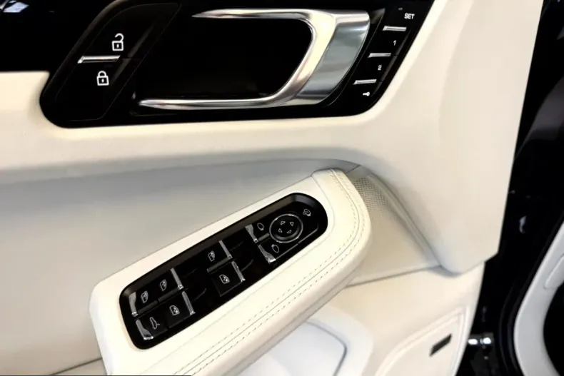 Porsche Macan din 2024 cu 17.900 km - oferta POR200983 - foto 20