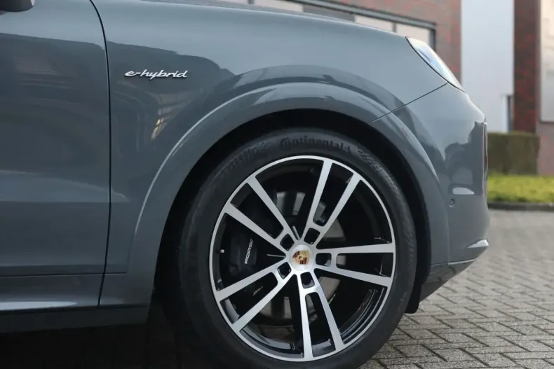 Porsche Cayenne din 2025 cu 15.541 km - oferta POR200986 - foto 12