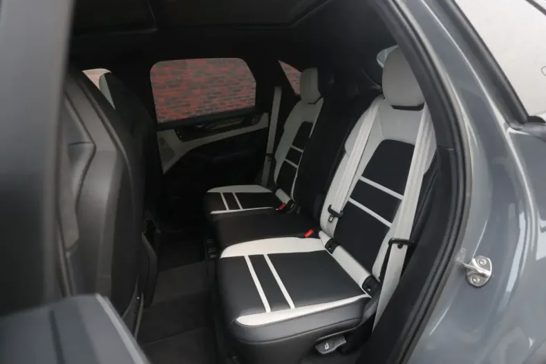 Porsche Cayenne din 2025 cu 15.541 km - oferta POR200986 - foto 28