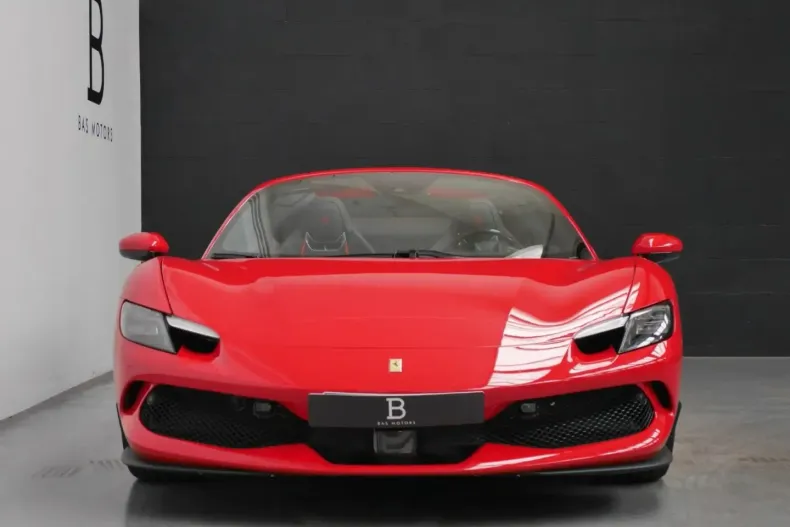 Ferrari 296 GTS din 2025 cu 2.800 km - oferta FER200990 - foto 5