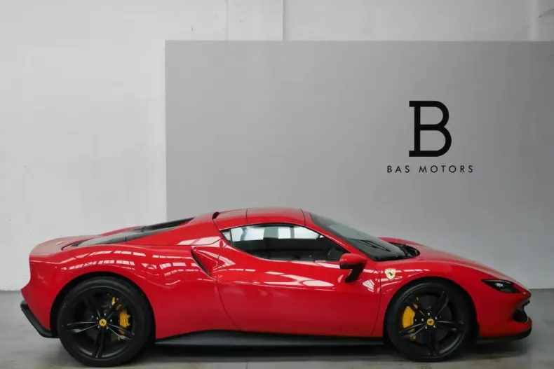 Ferrari 296 GTS din 2025 cu 2.800 km - oferta FER200990 - foto 7